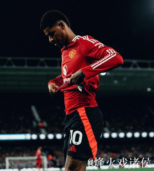 德天空:巴萨球探还没考察努萨,莱比锡明夏要价 德天空:巴萨球探还没考察努萨,莱比锡明夏要价